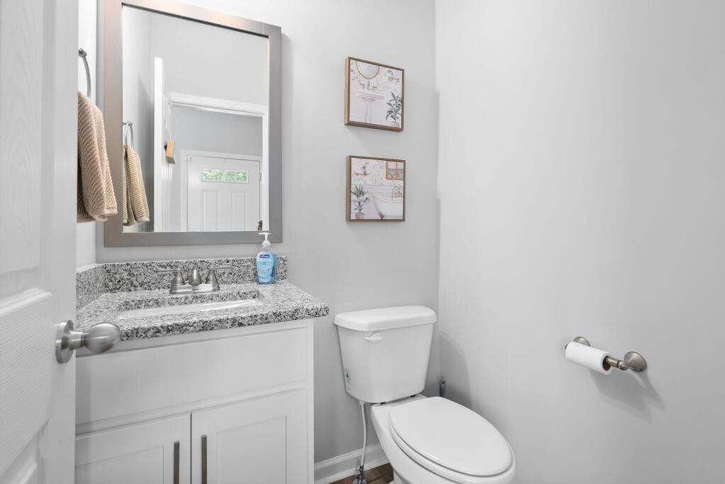 קלארקסוויל One-Of-A-Kind Smart, Cookie Themed Home For Up To 6 מראה חיצוני תמונה