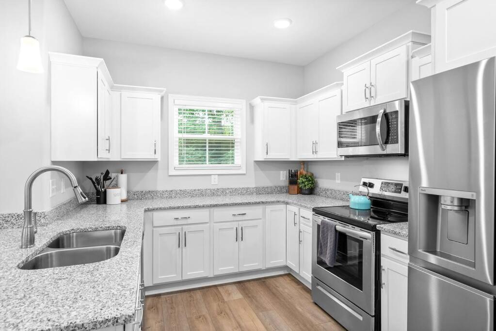 קלארקסוויל One-Of-A-Kind Smart, Cookie Themed Home For Up To 6 מראה חיצוני תמונה